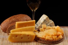 Foto di vini salumi e formaggi toscani